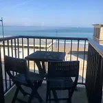 Emeraude, Pleine Vue De Mer